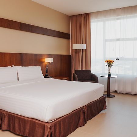 Holiday Inn Guayaquil Airport By Ihg Kültér fotó A room at the hotel